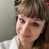 Ania Kierczynska Headshot.png